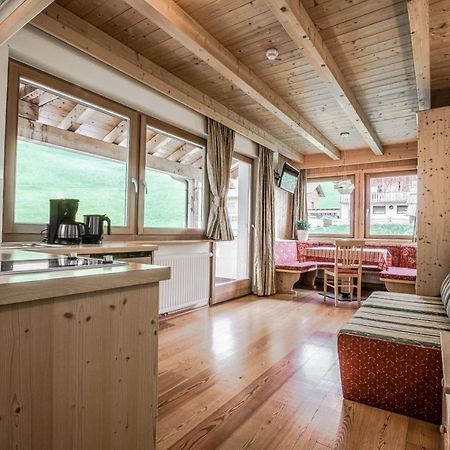 B&B - Hotel Ciasa Rue Blanch 圣卡夏诺 外观 照片