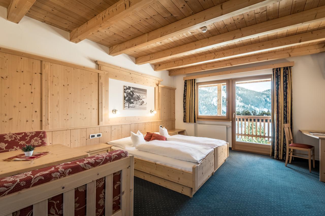 B&B - Hotel Ciasa Rue Blanch 圣卡夏诺 外观 照片