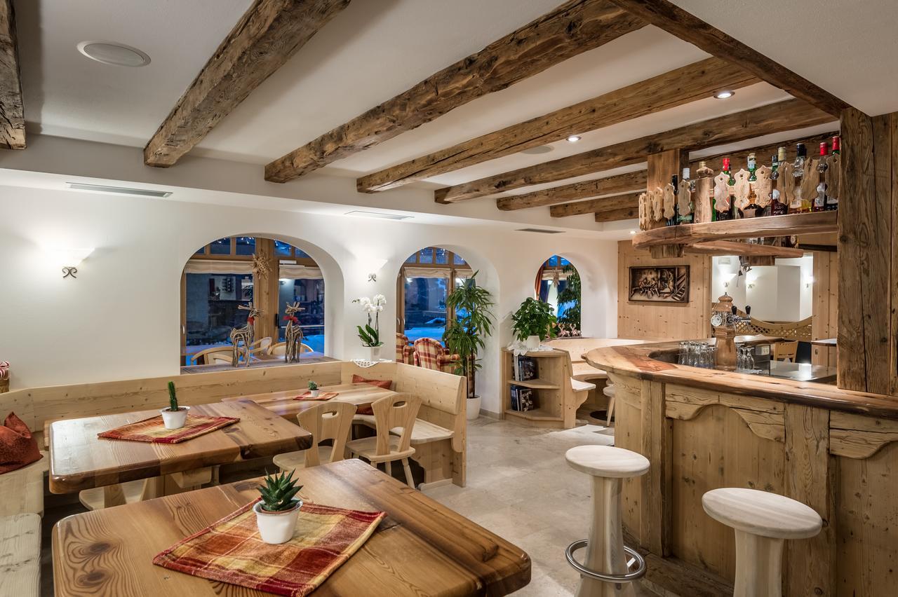 B&B - Hotel Ciasa Rue Blanch 圣卡夏诺 外观 照片