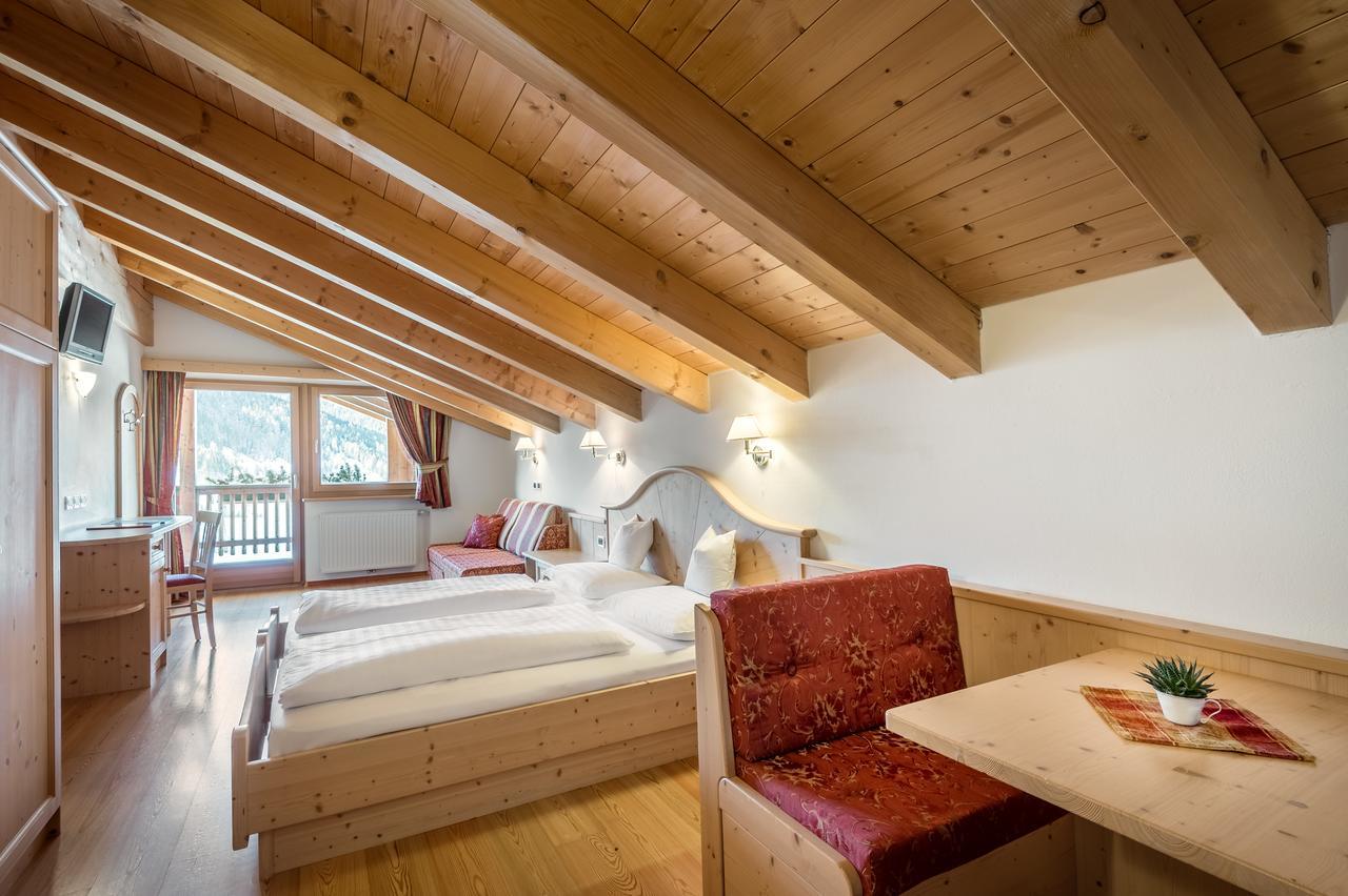 B&B - Hotel Ciasa Rue Blanch 圣卡夏诺 外观 照片